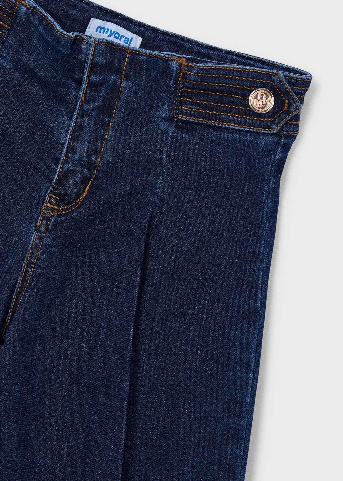 Mädchenjeans mit weitem Bein