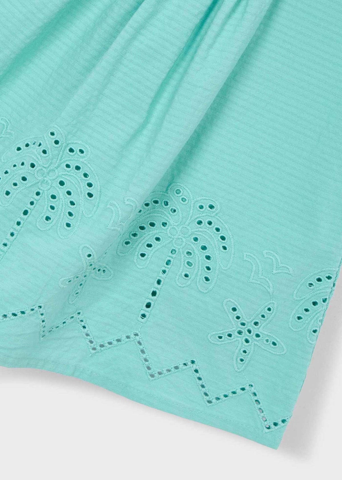 Mädchenkleid mit Lochmuster