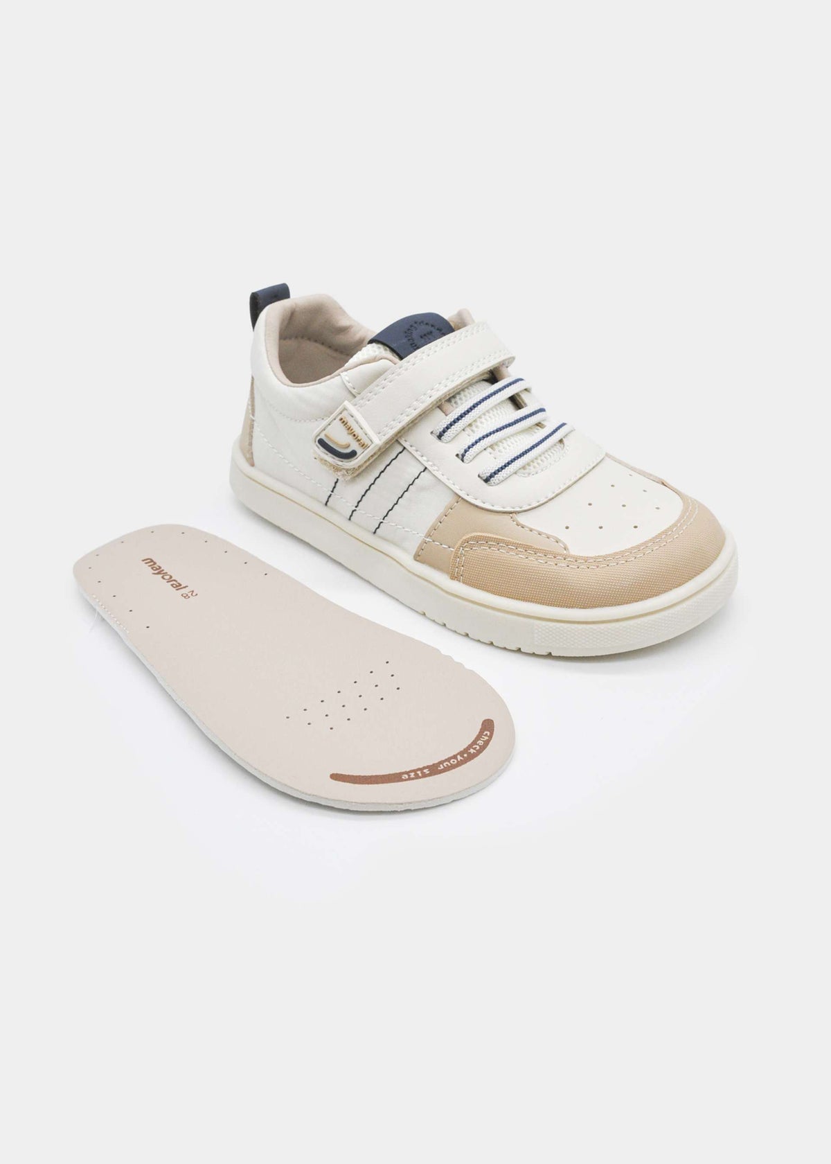 Turnschuh-Mädchen