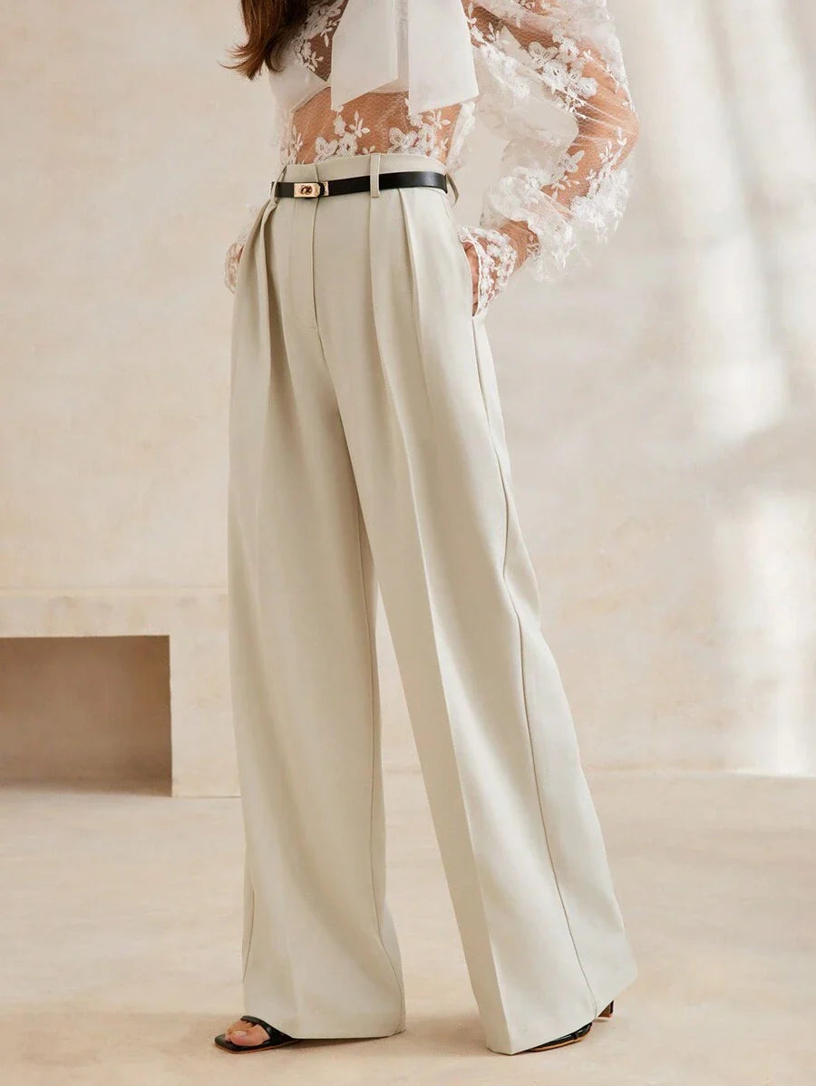 Moderne, stilvolle und schlichte Damen-Anzughose mit weitem Bein