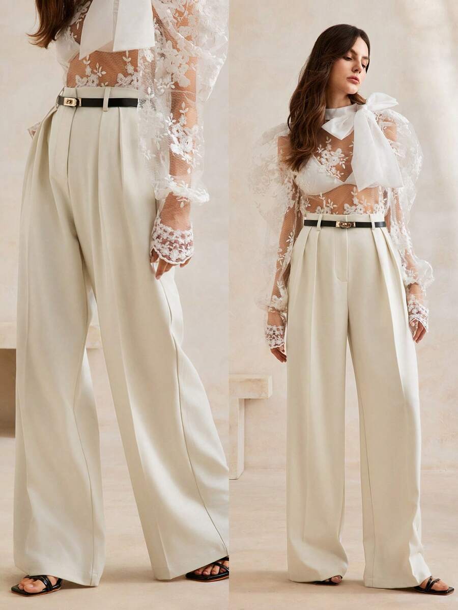 Moderne, stilvolle und schlichte Damen-Anzughose mit weitem Bein