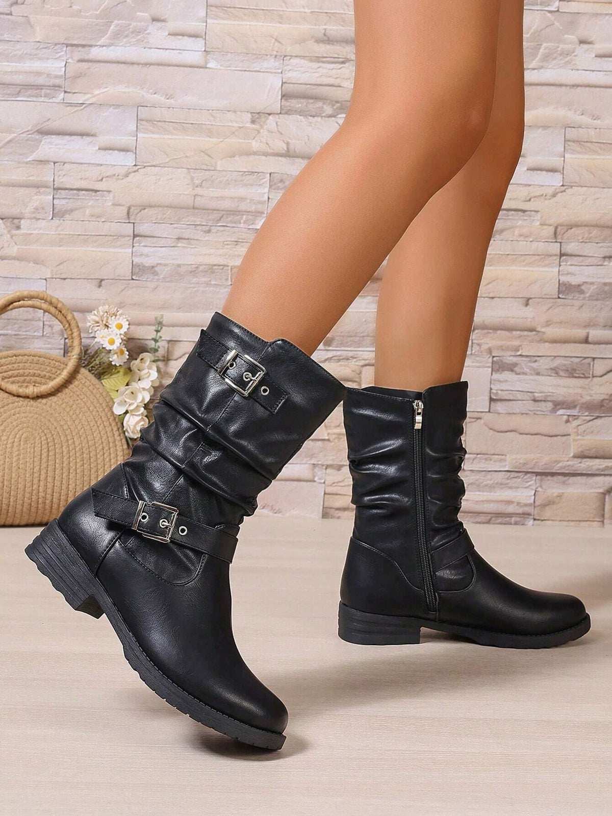 Stiefel aus Kunstleder mit Wellenriemen, Schnalle, Patchwork-Design und seitlichem Reißverschluss
