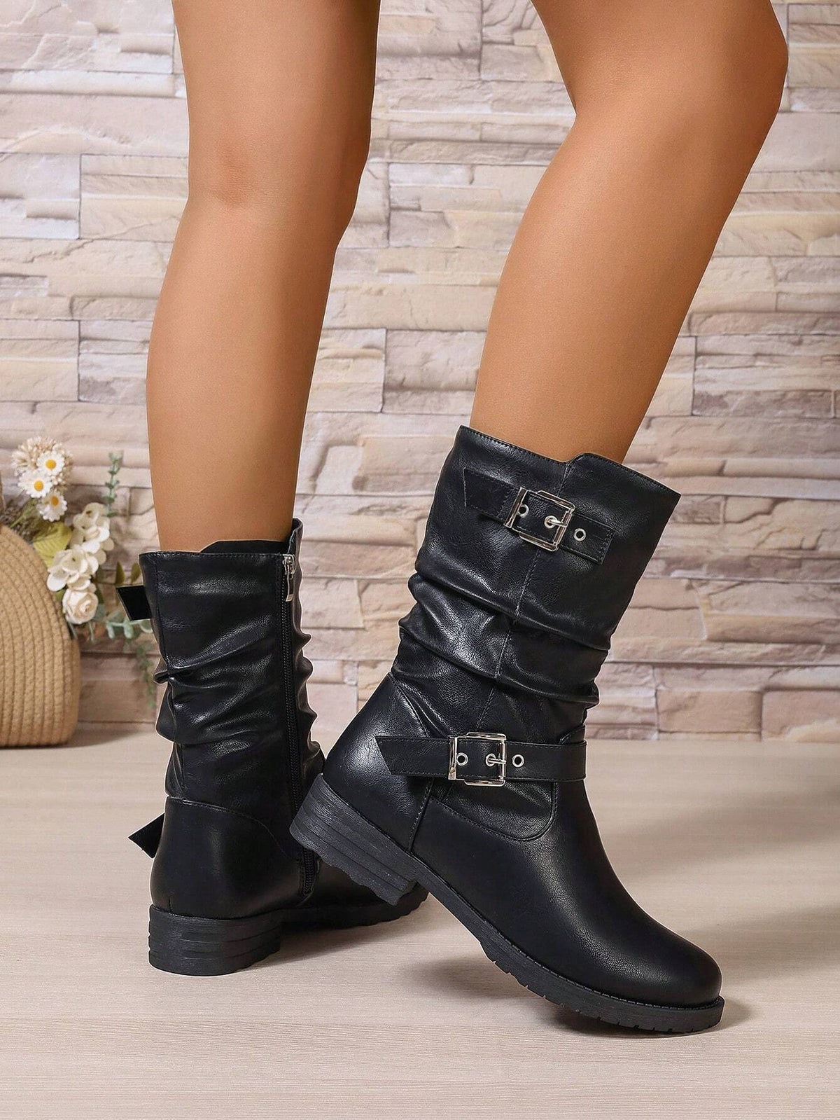 Stiefel aus Kunstleder mit Wellenriemen, Schnalle, Patchwork-Design und seitlichem Reißverschluss
