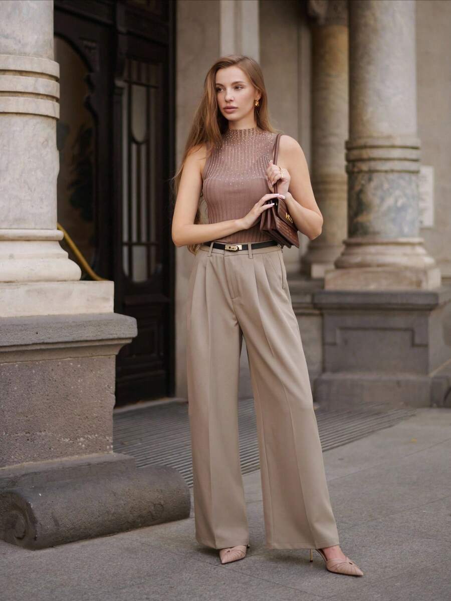 Moderne, stilvolle und schlichte Damen-Anzughose mit weitem Bein