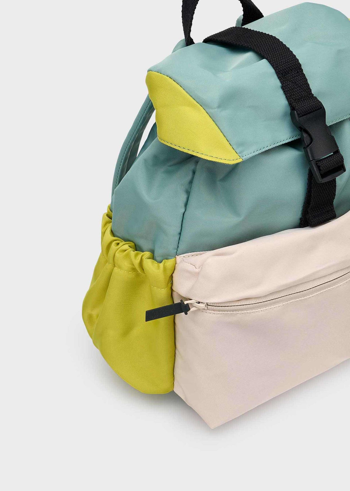 Rucksackjunge