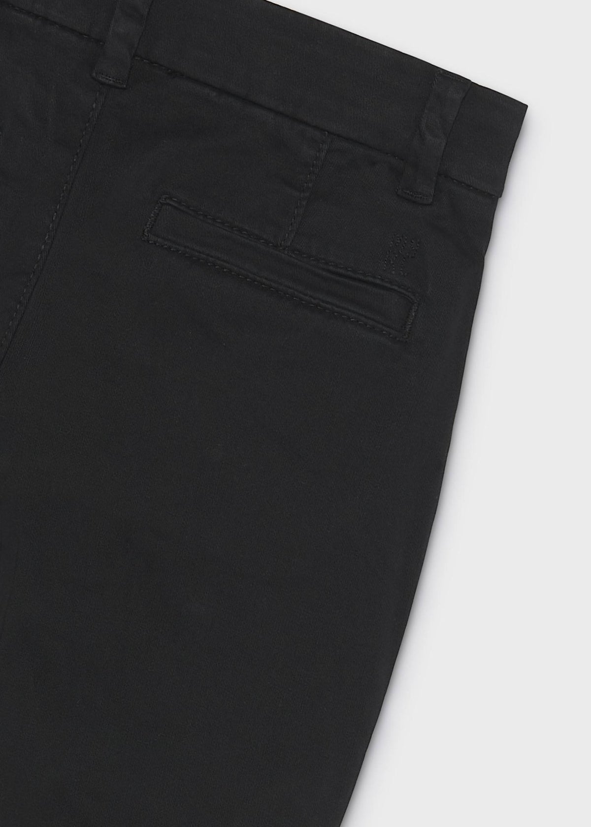 Einfache Chinohose für Jungen