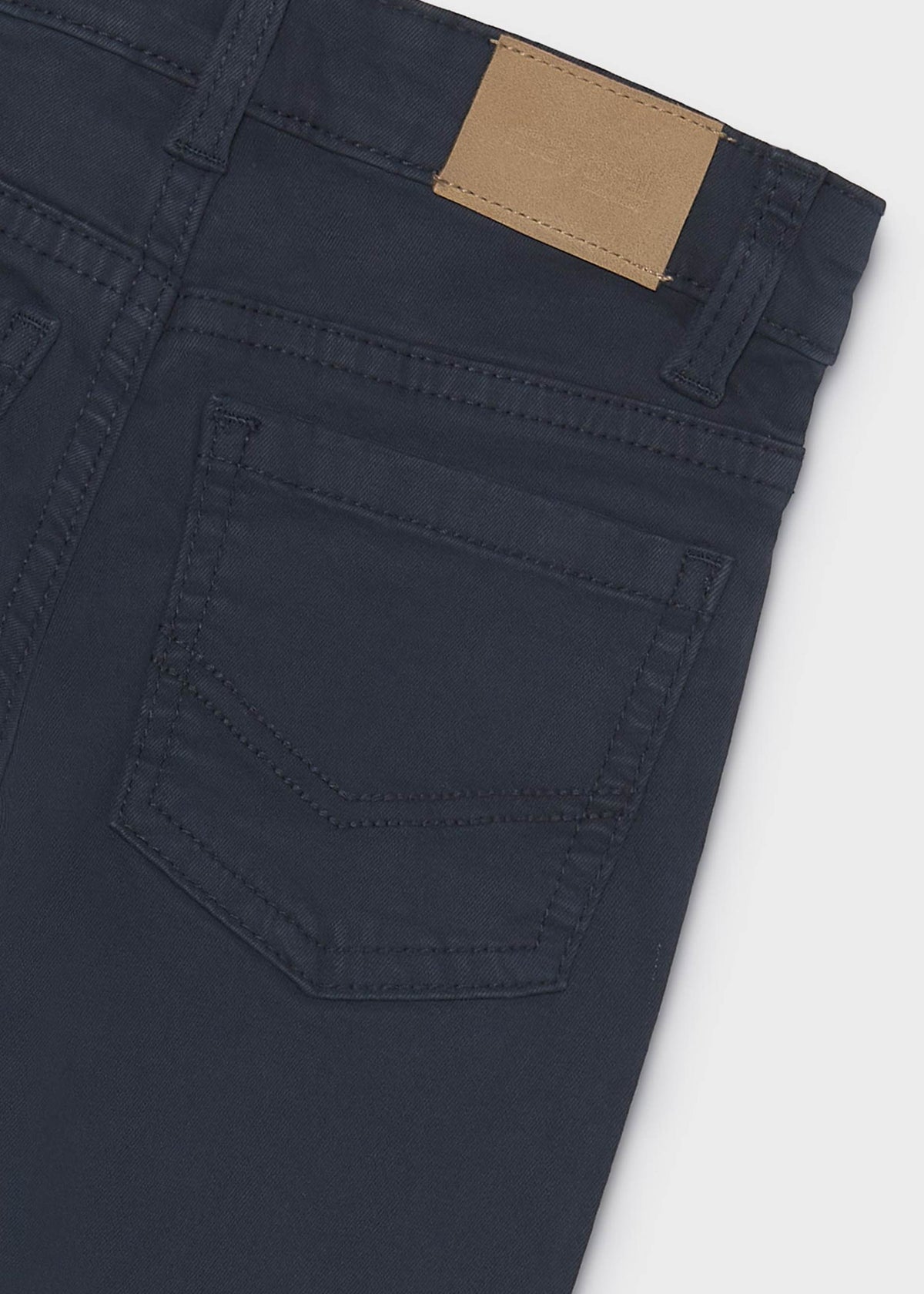 Schmale Basic-Hose mit Taschen für Jungen