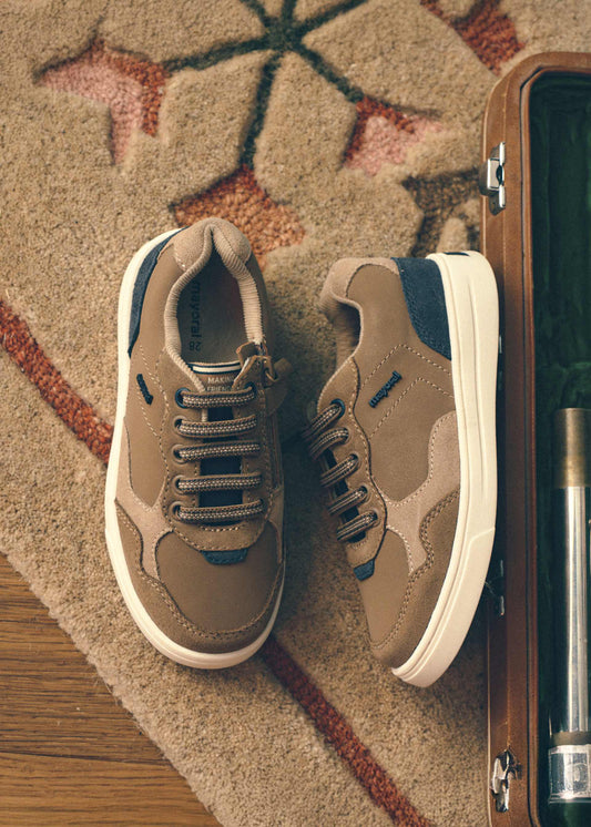 Boys' trainers