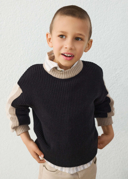 Contrast-coloured jumper for boys