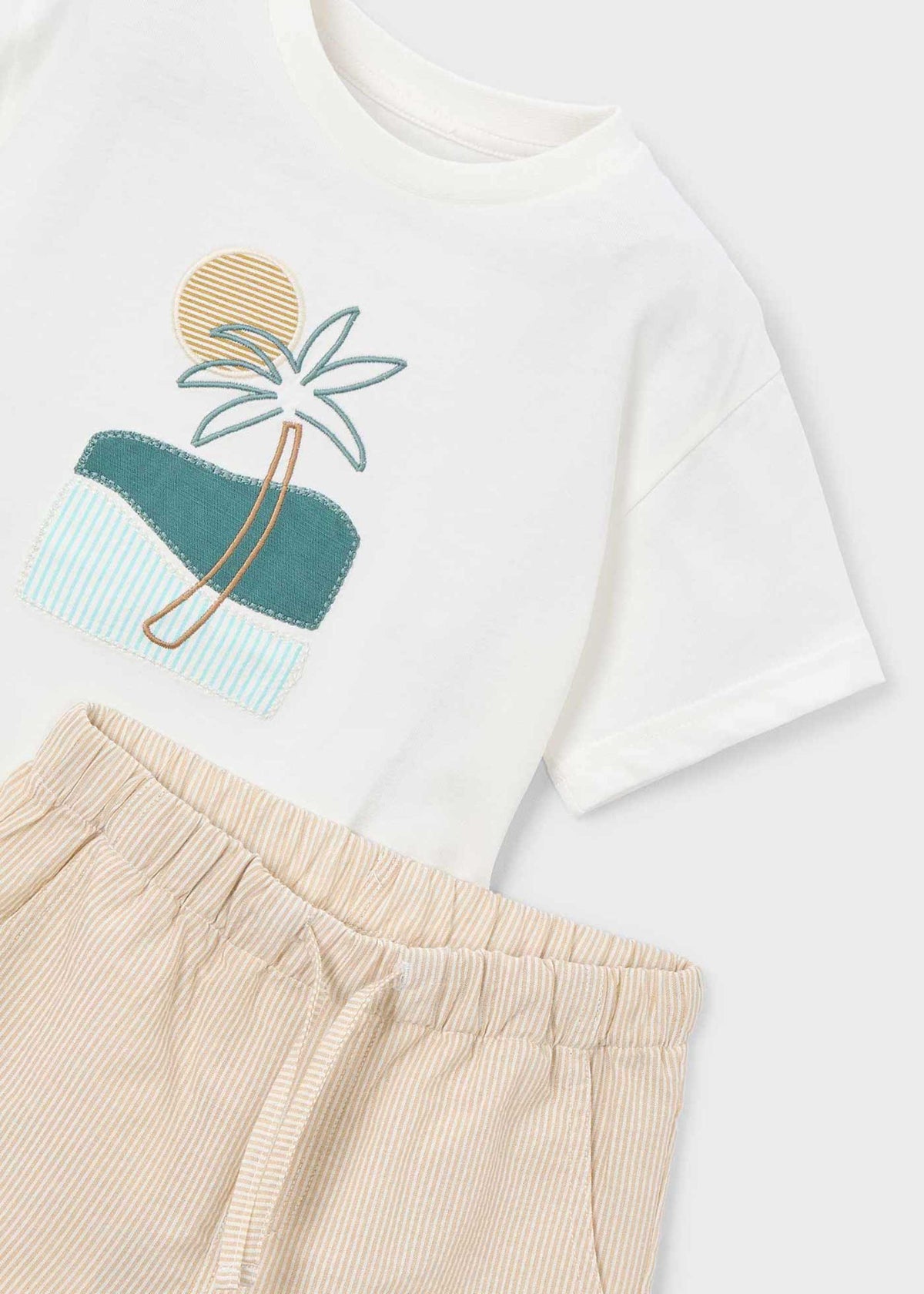 Besticktes Set mit Bermudashorts für Jungen