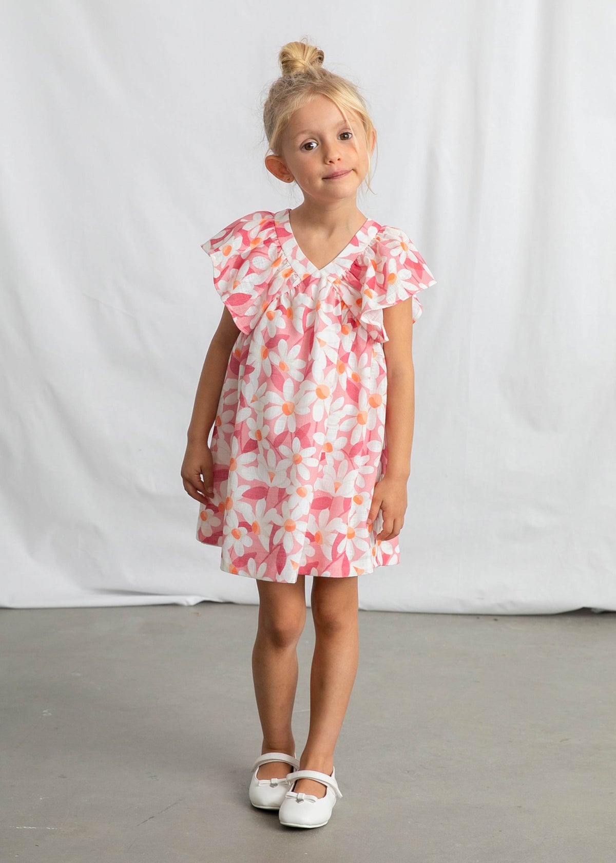 Mädchenkleid mit Blumenmuster