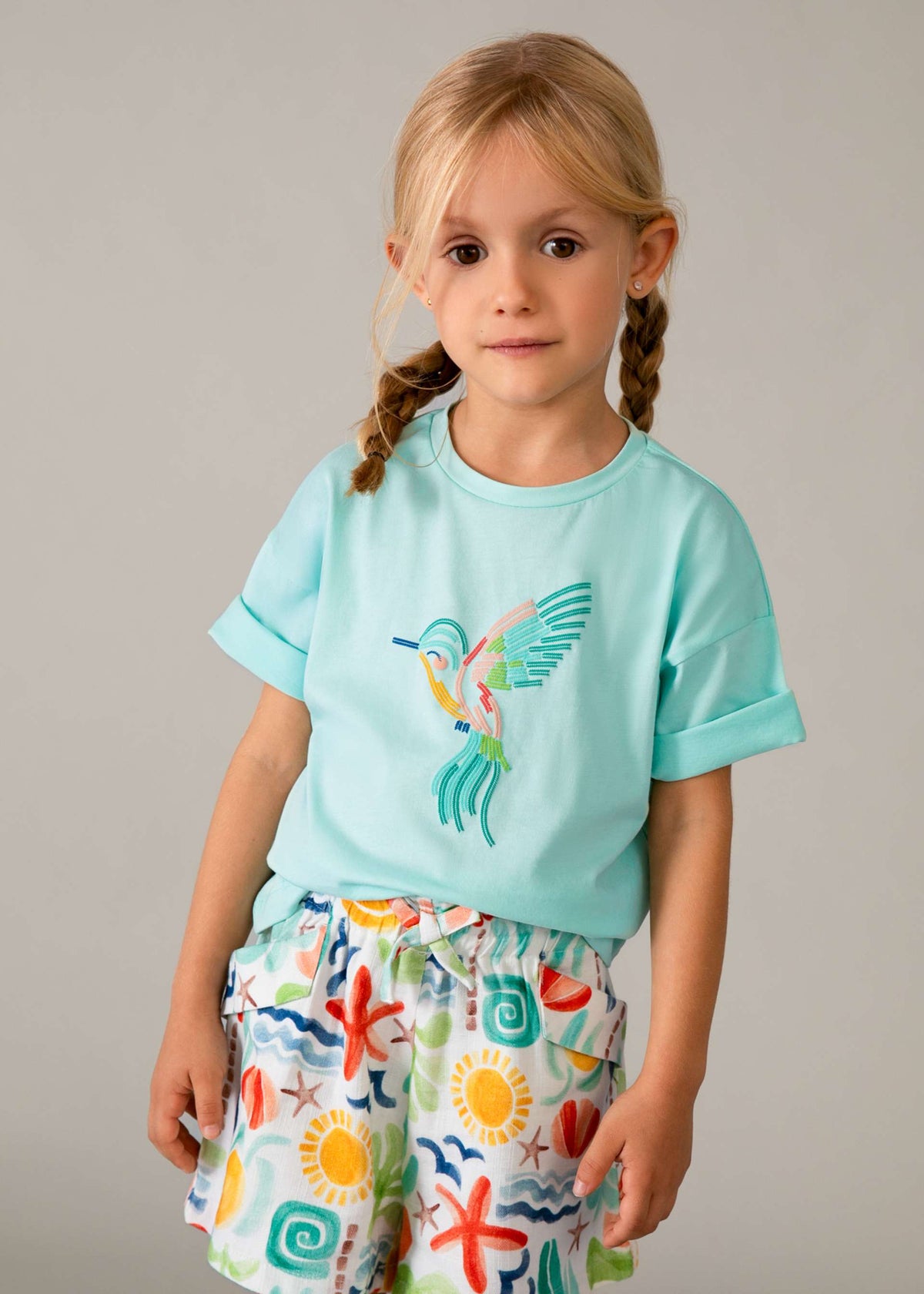 Mädchen-T-Shirt mit überschnittenen Schultern