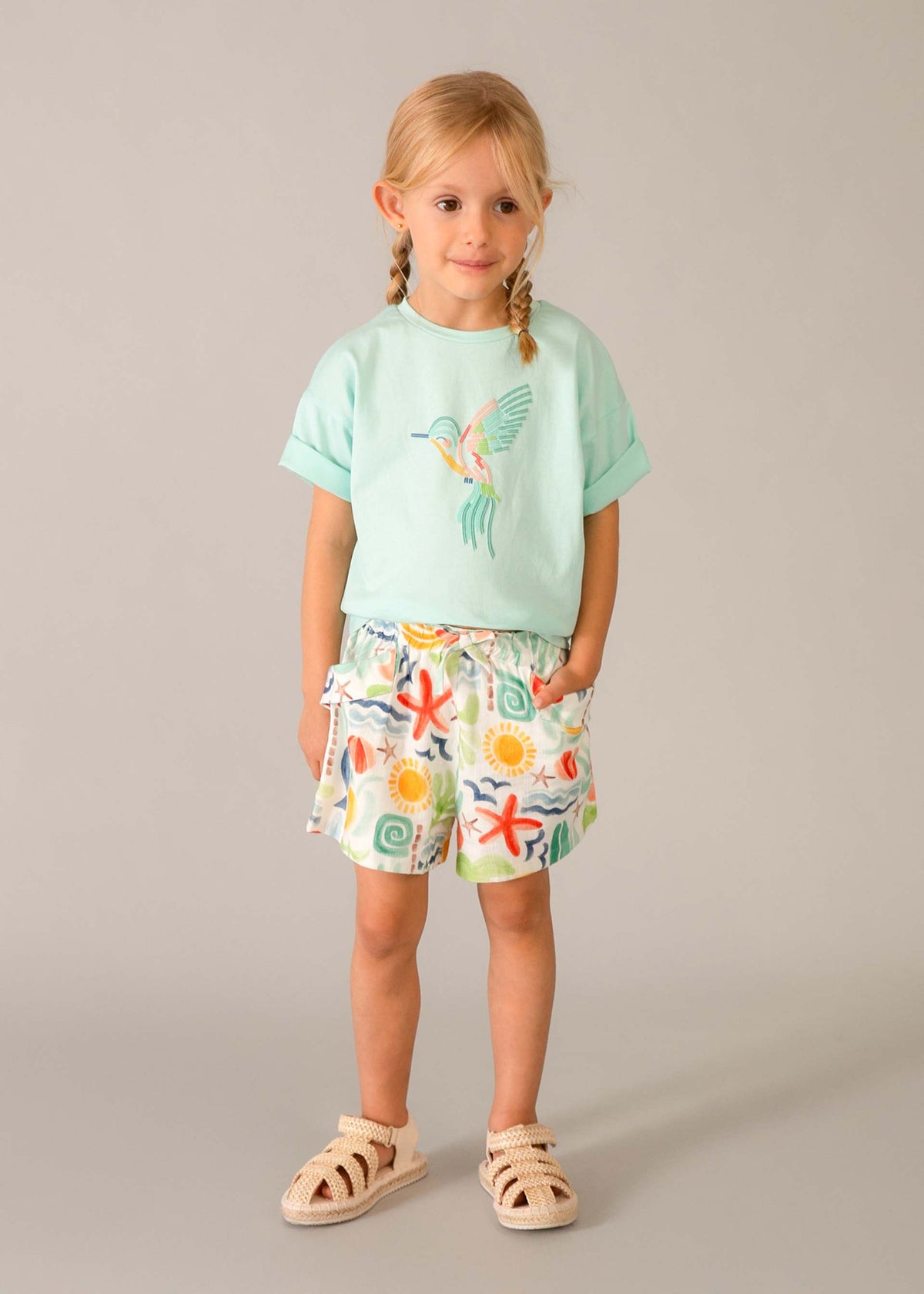 Mädchen-T-Shirt mit überschnittenen Schultern