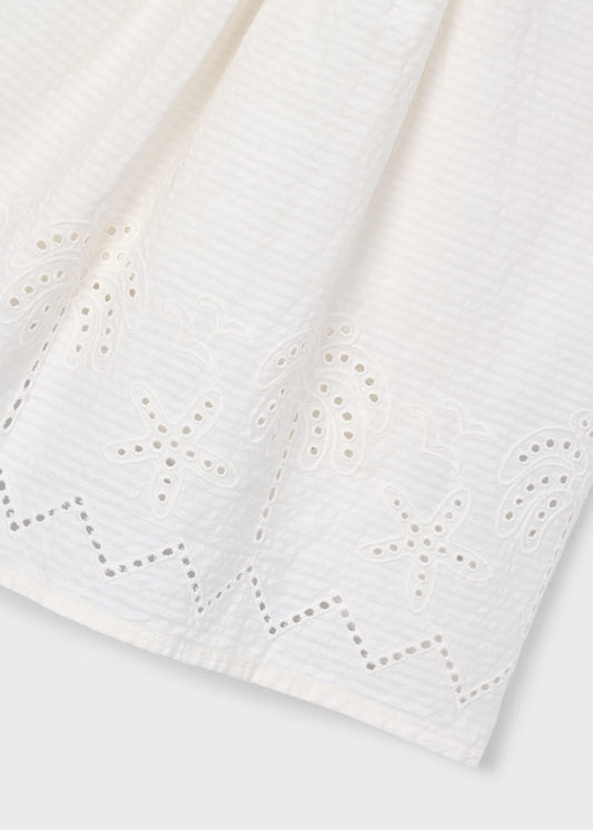 Mädchenkleid mit Lochmuster