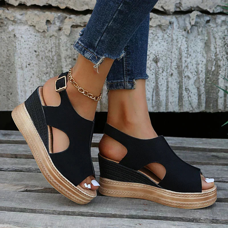 Damen-Plateausandalen mit Schnalle