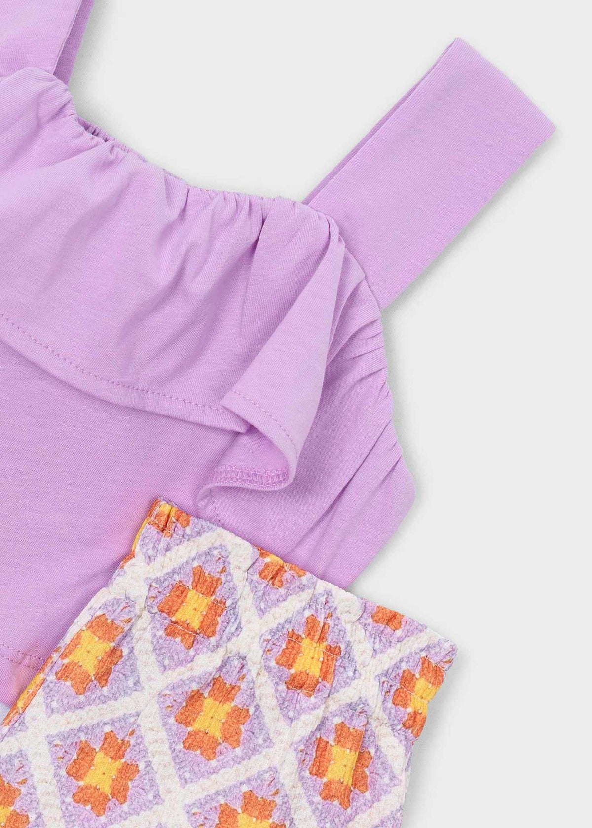 Kurzes Set für Mädchen mit Rüschen