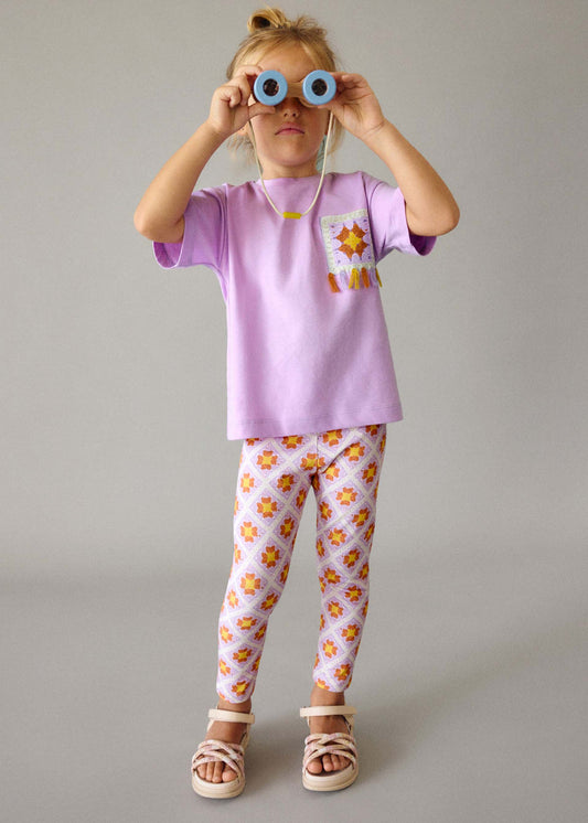 Set aus bedruckten Leggings und T-Shirt für Mädchen