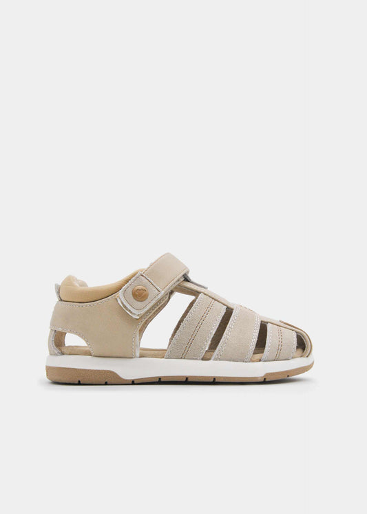 Sandalenjunge